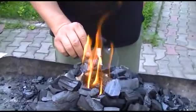 Разжигаем с помощью бумаги "способ воздушной тяги" - Как разжечь мангал без розжига
